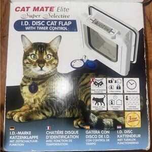 Cat Mate Elite Microchip/ID Disk Cat Flap W Timer Control